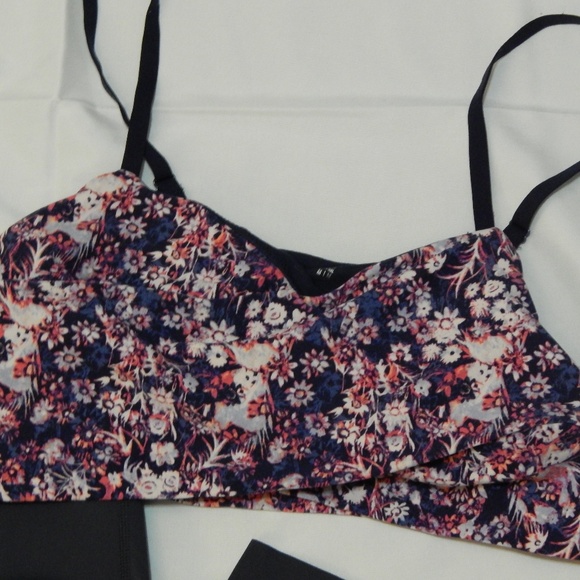 OFFLINE by Aerie workout set - Picture 2 of 4